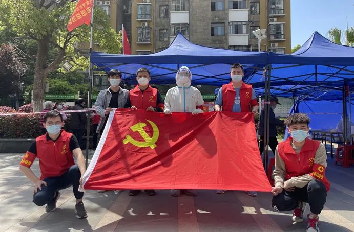 市政建設再出發(fā) 助力社區(qū)核酸檢測6910.jpg