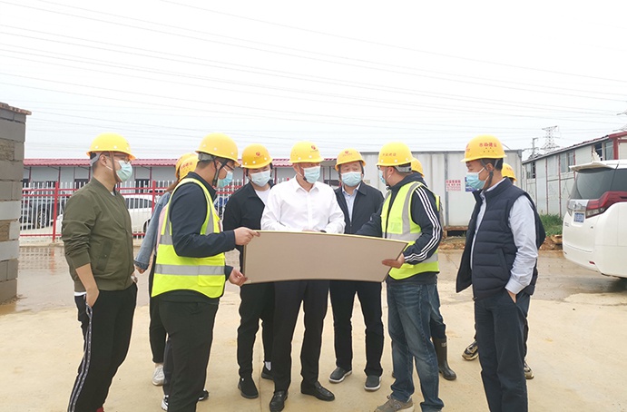 徐旭帶隊深入項目督導(dǎo)假期疫情防控、安全生產(chǎn)工作，看望慰問一線職工03.jpg
