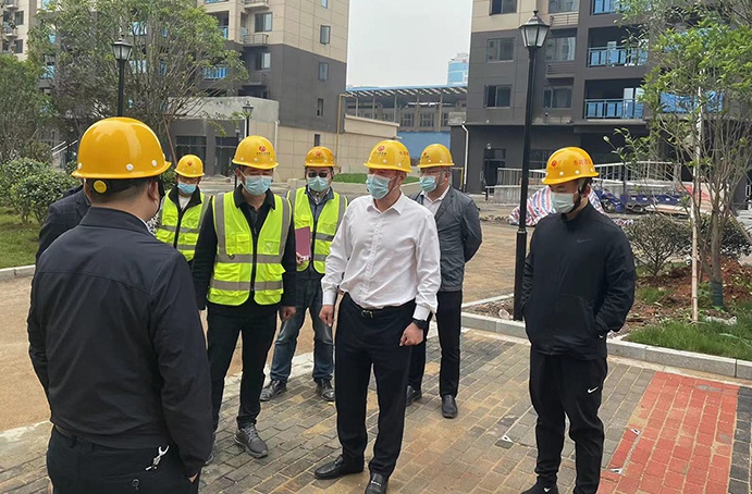 徐旭帶隊深入項目督導(dǎo)假期疫情防控、安全生產(chǎn)工作，看望慰問一線職工02.jpg