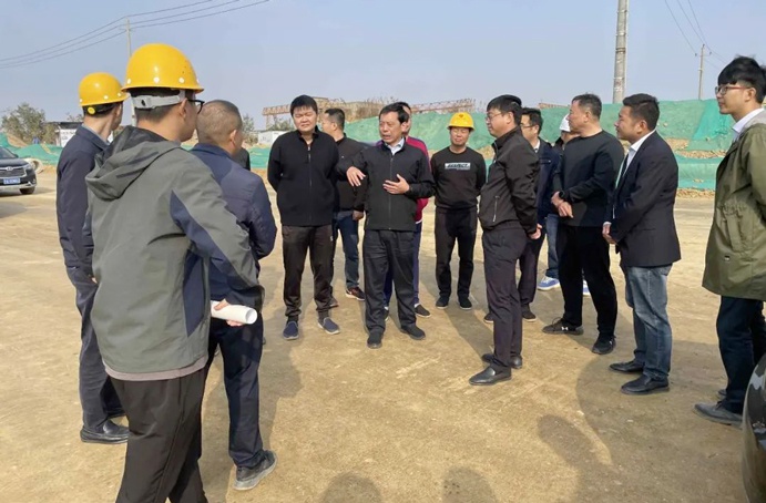 市政公用集團萬義輝深入朱橋東路綜合管廊及基礎(chǔ)設(shè)施建設(shè)工程、昌東三路道路建設(shè)工程檢查指導(dǎo)