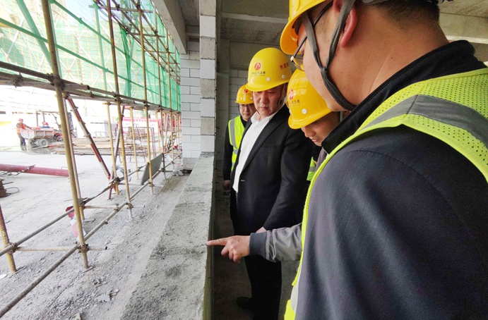 徐旭前往市政公用城三期項目、市政綠色建材科技產業(yè)園項目調研