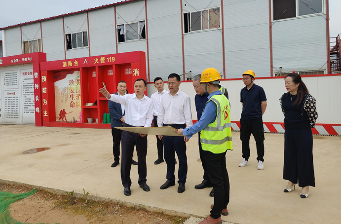 南昌市人大常委會副主任萬昱原到綠色建材科技產(chǎn)業(yè)園項目調研