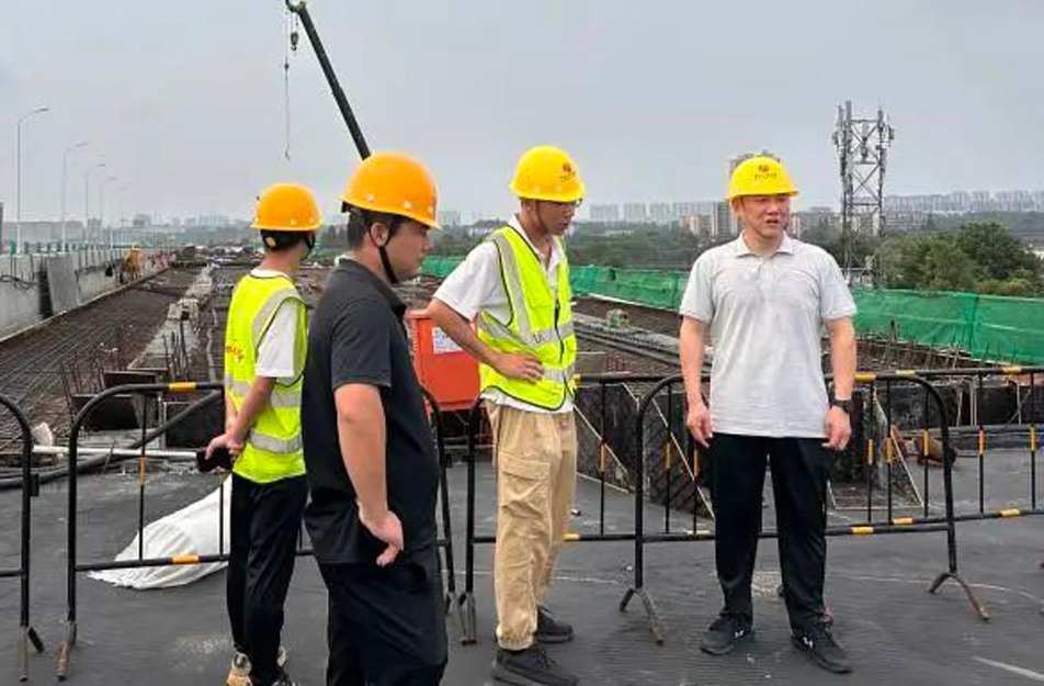 黨委書記、董事長徐旭前往S49楓生快速路北段提升改造工程調(diào)研指導(dǎo)