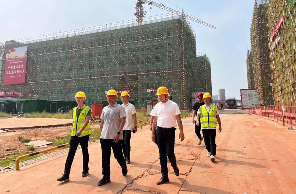 徐旭前往杭州路、新建職校等項(xiàng)目調(diào)研慰問(wèn)