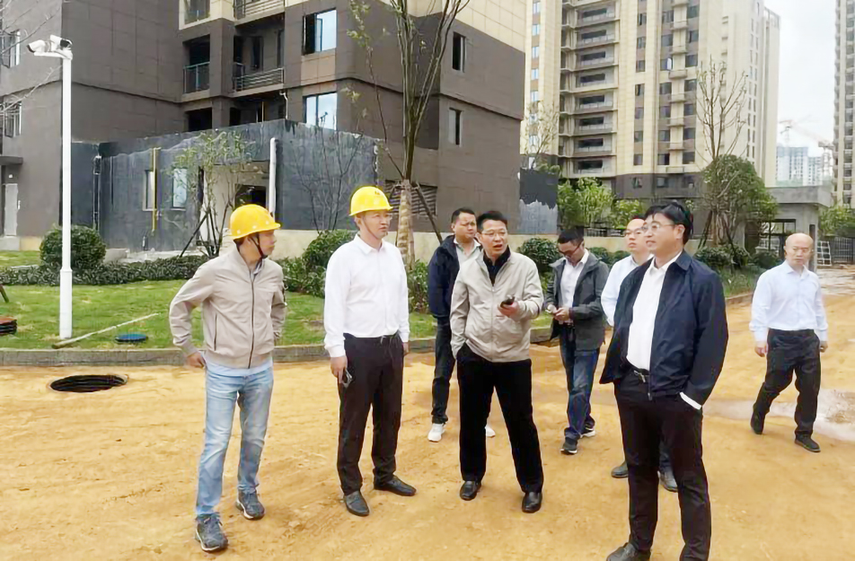 劉順保到杭州路項(xiàng)目、秦坊安置房項(xiàng)目調(diào)研