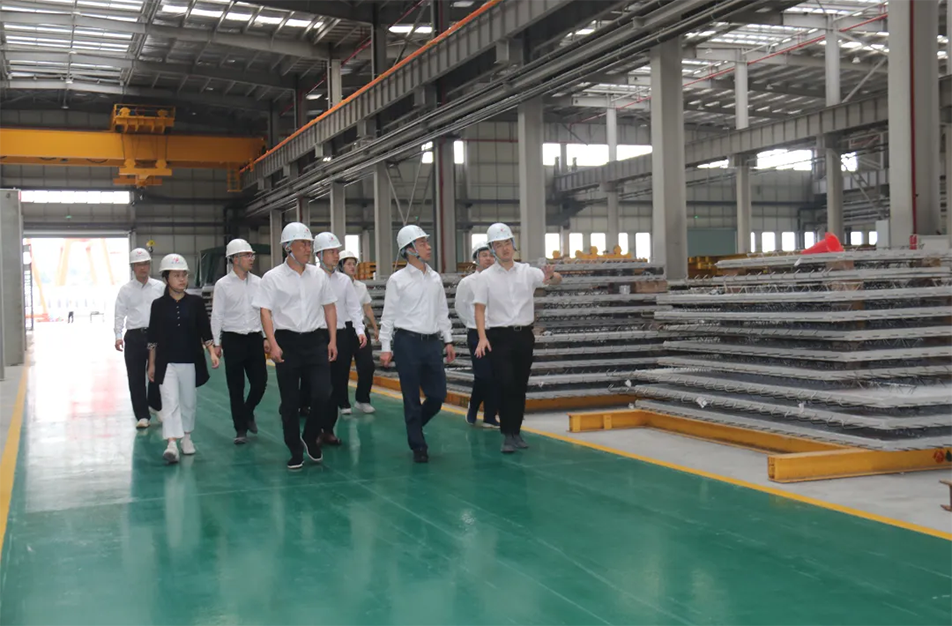 市政公用集團(tuán)黨委書記、董事長萬義輝到市政綠色建材科技產(chǎn)業(yè)園調(diào)研指導(dǎo)投產(chǎn)前工作