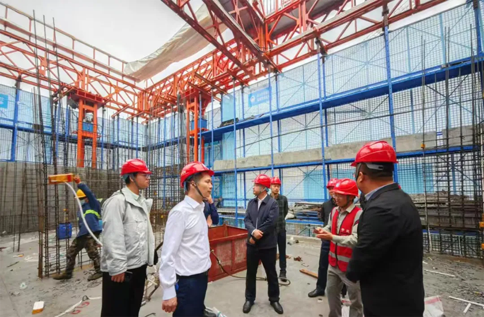 南昌市政建設(shè)集團(tuán)有限公司開(kāi)展江西金控?cái)?shù)字金融創(chuàng)新產(chǎn)業(yè)園項(xiàng)目觀摩現(xiàn)場(chǎng)會(huì)
